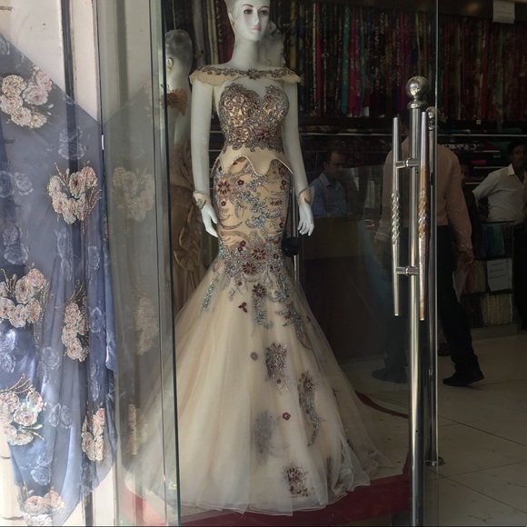 Wedding/ party/ royalty dress - Picture 1 of 2